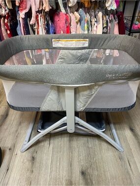 Baby Trend Quick-Fold 2-in-1 Rocking Bassinet